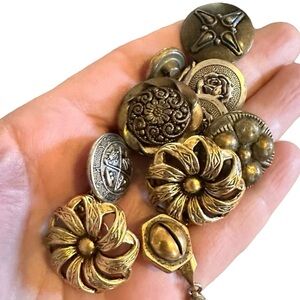 Vintage Button Charm Style Bracelet